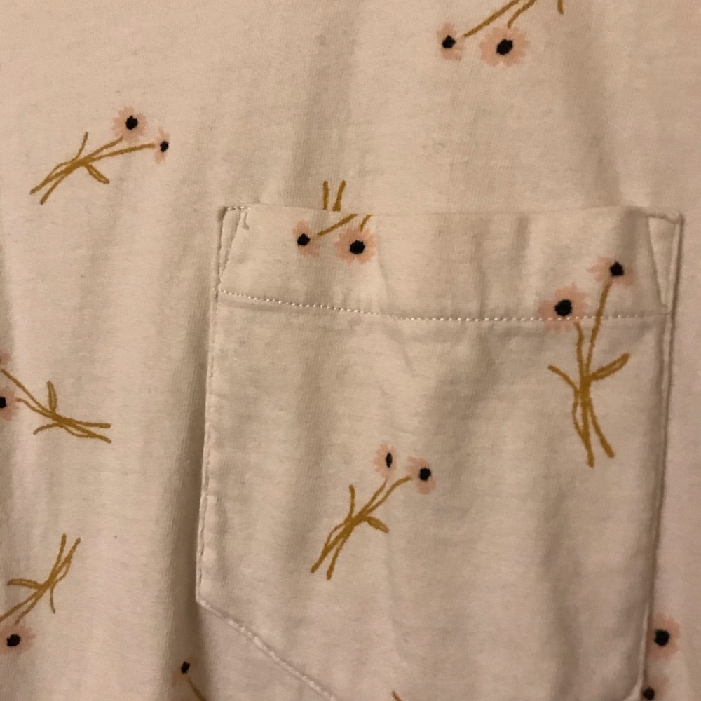 Cropped white shirt